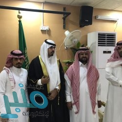 طارق الحبيب تعليقا على فيديو ذبح ابنه للأضحية بسكين غير حاد: ليس تعذيباً.. وهذا سبب نشري له