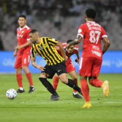 شاهد.. لحظة نقل لاعب الاتحاد عبد العزيز البيشي إلى المستشفى بعد إصابته أمام الوحدة