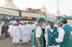 حجاج بيت الله الحرام المتعجلون يبدأون في مغادرة مكة بعد طواف الوداع