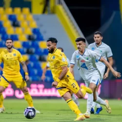 النصر يفوز على العروبة بثلاثية نظيفة