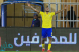 النصر يفوز بصعوبة على الشباب