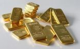 الذهب يرتفع مع تراجع الدولار لكن المكاسب محدودة