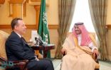 الأمير “بدر بن سلطان” يبحث تعزيز التعاون مع القنصل البريطاني