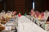 الأمير فيصل بن فرحان ووزير الخارجية البحريني يترأسان الاجتماع التشاوري الأول