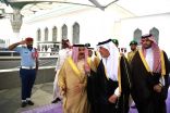 ملك البحرين يغادر جدة بعد زيارة للمملكة .. وأمير مكة في مقدمة مودعيه