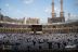 جموع المصلين يؤدون صلاة عيد الأضحى في المسجد الحرام